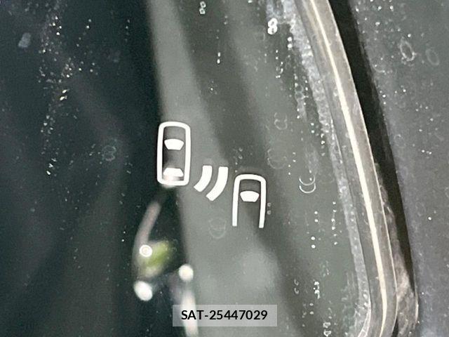 Toyota RAV4 2021-01 7359549-3