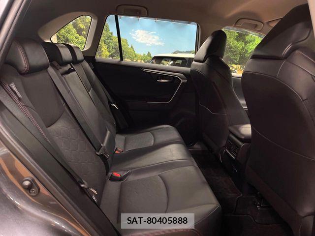 Toyota RAV4 2021-07 7359550-8