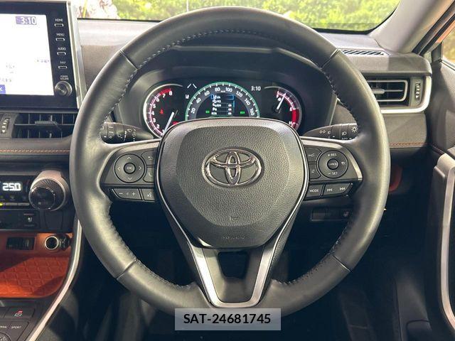 Toyota RAV4 2022-10 7393823-10