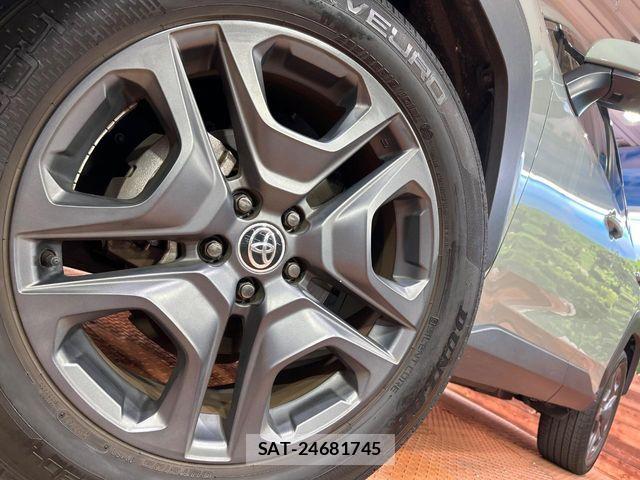 Toyota RAV4 2022-10 7393823-12