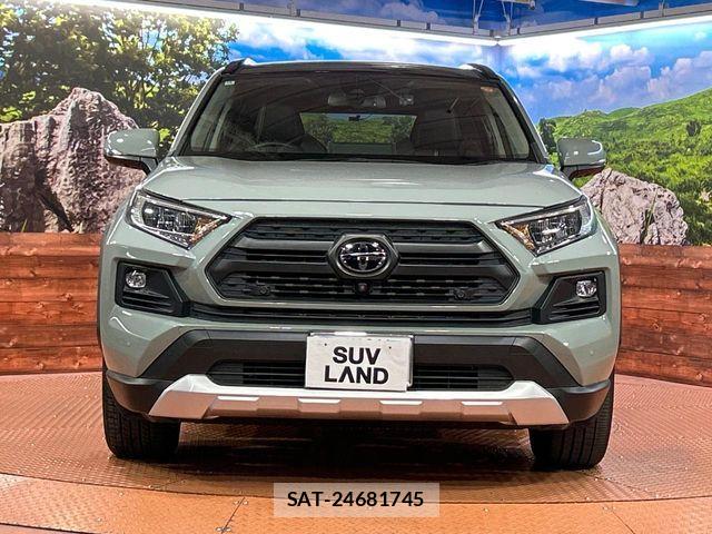 Toyota RAV4 2022-10 7393823-13