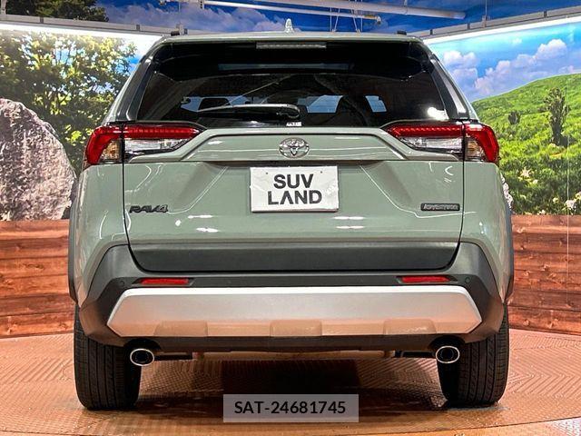 Toyota RAV4 2022-10 7393823-14
