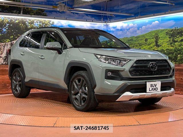 Toyota RAV4 2022-10 7393823-15