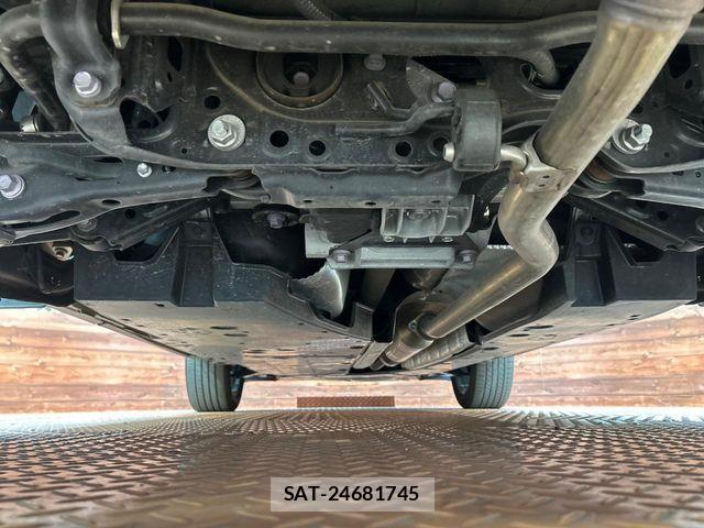 Toyota RAV4 2022-10 7393823-18