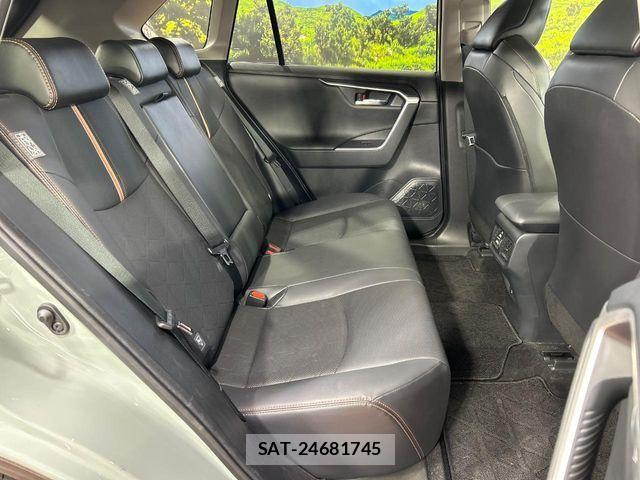Toyota RAV4 2022-10 7393823-8