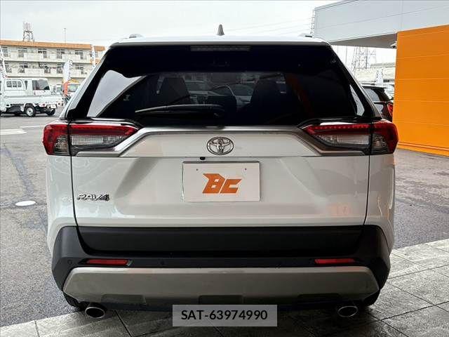 Toyota RAV4 2023-03 7393835-13