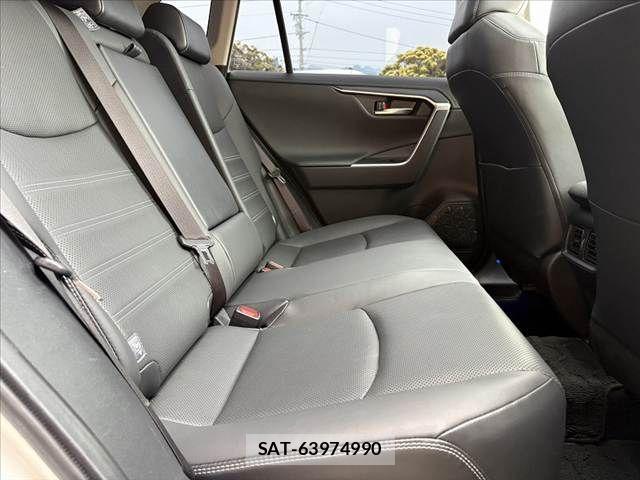 Toyota RAV4 2023-03 7393835-17
