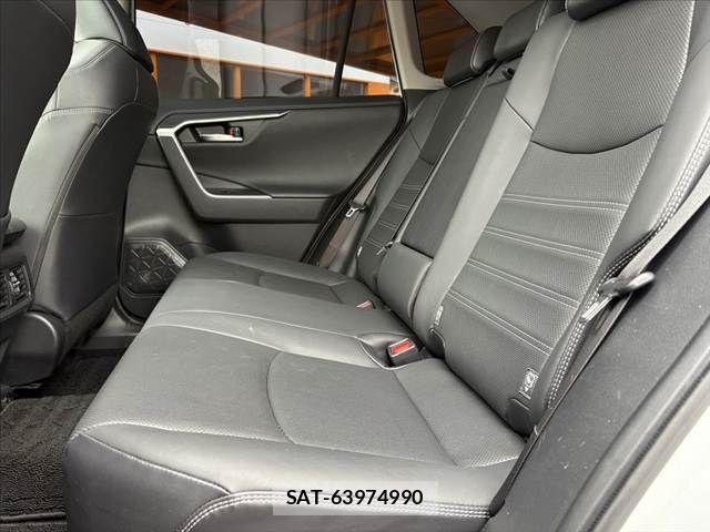Toyota RAV4 2023-03 7393835-18