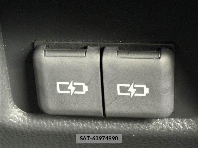Toyota RAV4 2023-03 7393835-26