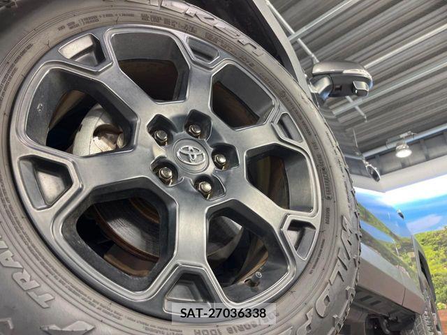 Toyota RAV4 2021-03 7393833-12