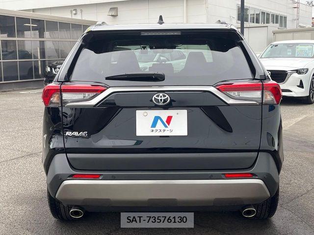 Toyota RAV4 2025-03 7393816-14
