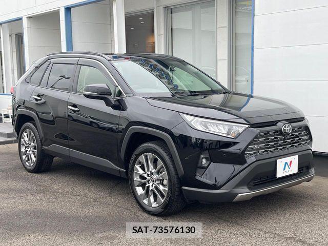 Toyota RAV4 2025-03 7393816-15