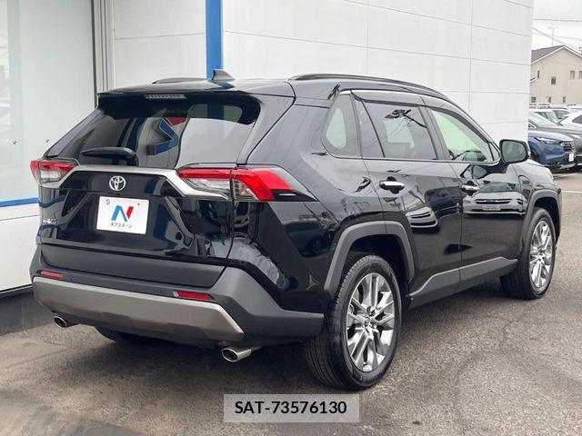 Toyota RAV4 2025-03 7393816-16