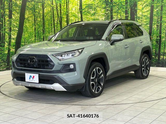 Toyota RAV4 2021-09 7393832-15