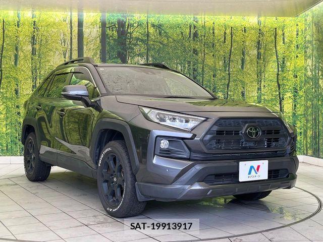 Toyota RAV4 2021-03 7393834-15