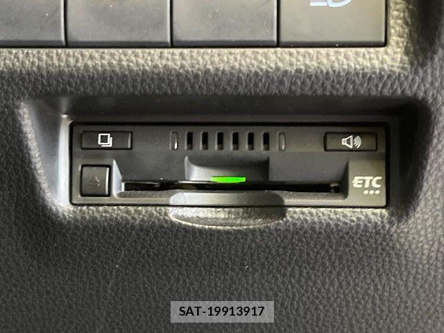 Toyota RAV4 2021-03 7393834-6