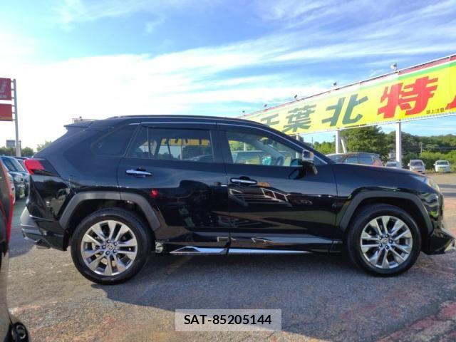 Toyota RAV4 2022-07 7457202-14