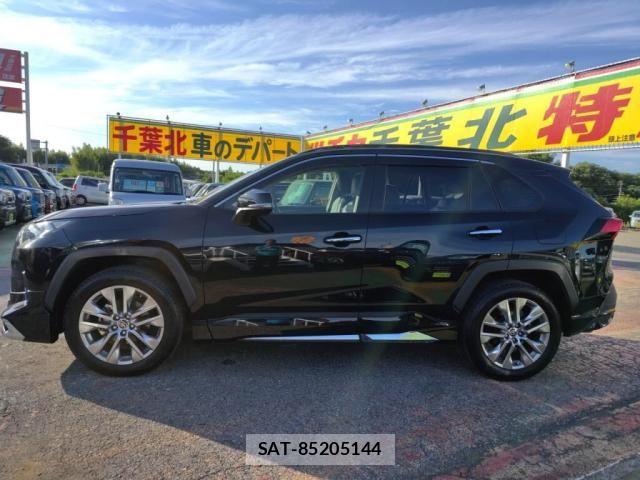 Toyota RAV4 2022-07 7457202-15