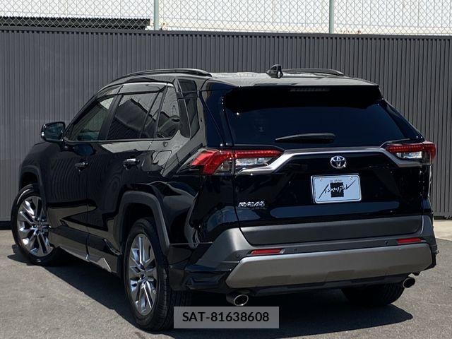 Toyota RAV4 2025-01 7457197-2