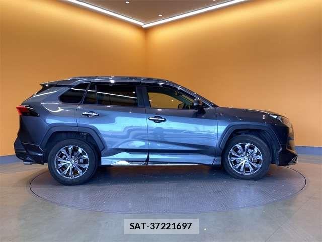 Toyota RAV4 2023-04 7457201-10