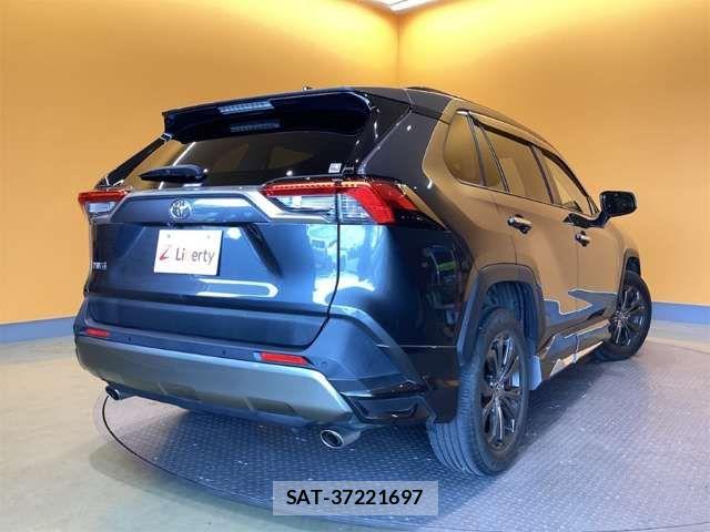 Toyota RAV4 2023-04 7457201-11