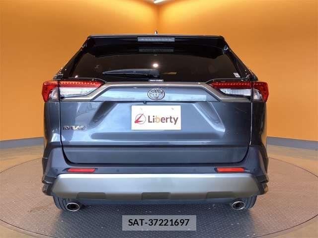 Toyota RAV4 2023-04 7457201-12
