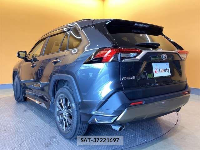 Toyota RAV4 2023-04 7457201-13