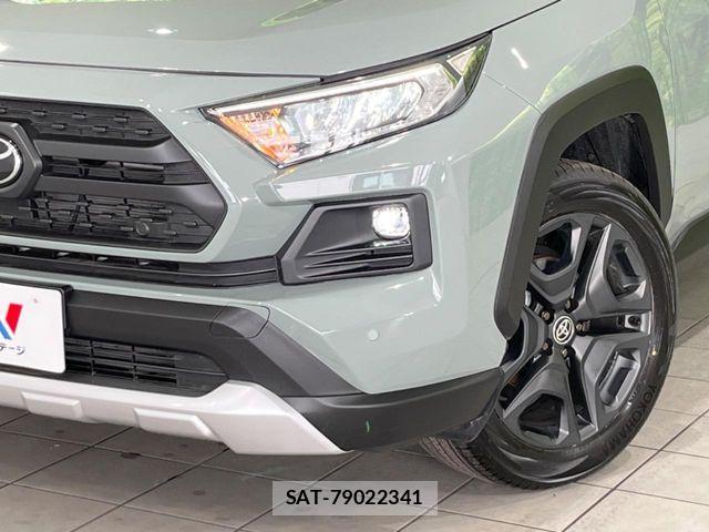 Toyota RAV4 2025-10 7457198-12