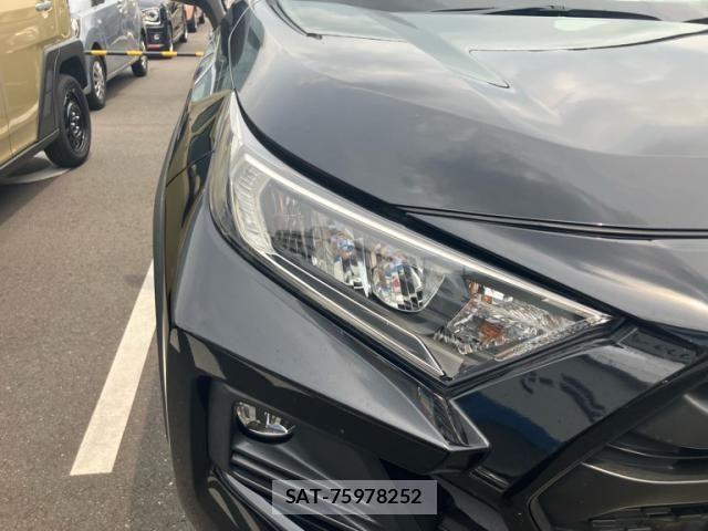 Toyota RAV4 2022-11 7457231-4