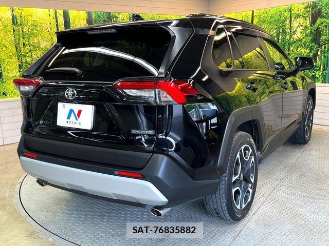 Toyota RAV4 2019-09 7457212-16