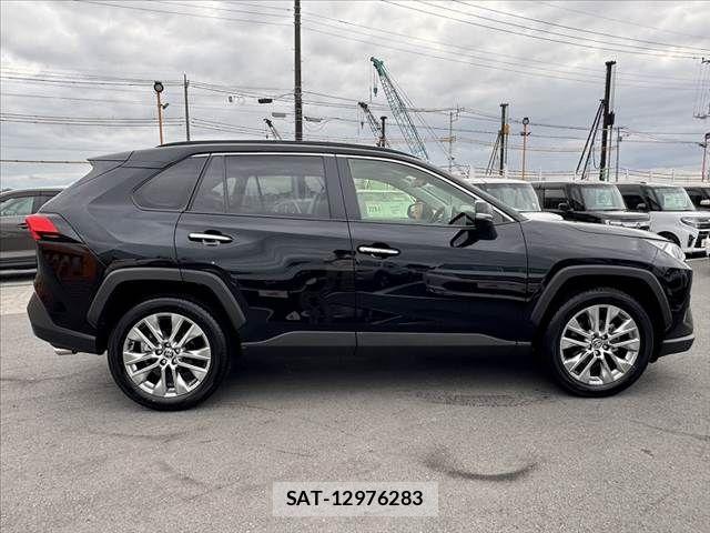 Toyota RAV4 2023-04 7457203-11