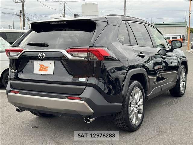 Toyota RAV4 2023-04 7457203-14