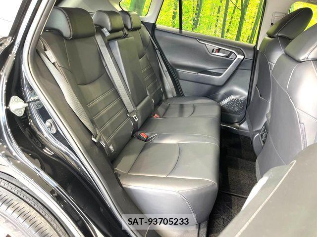 Toyota RAV4 2019-09 7457211-9