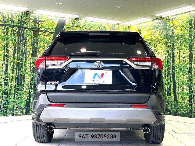 Toyota RAV4 2019-09 7457211-15