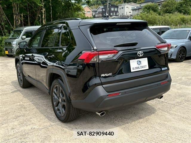 Toyota RAV4 2025-04 7457204-12