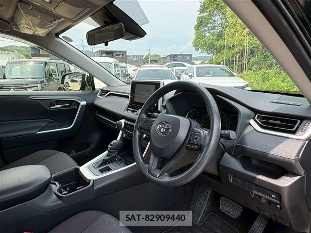 Toyota RAV4 2025-04 7457204-17