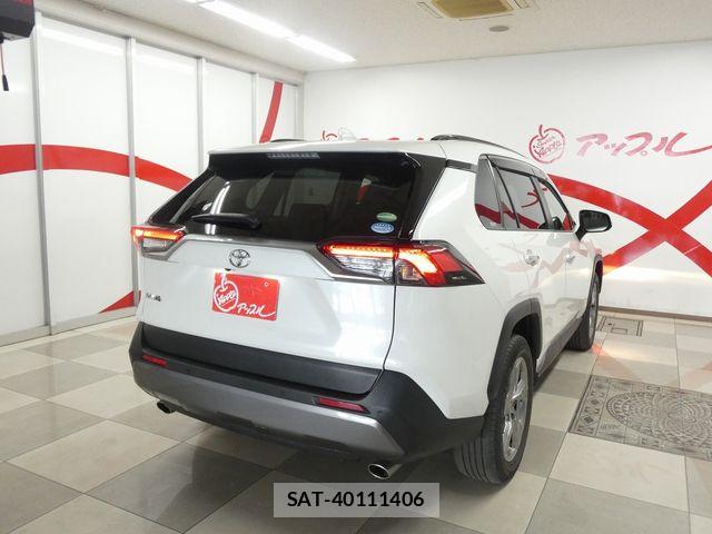 Toyota RAV4 2020-01 7457233-28