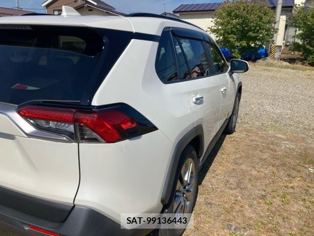 Toyota RAV4 2019-06 7502559-10