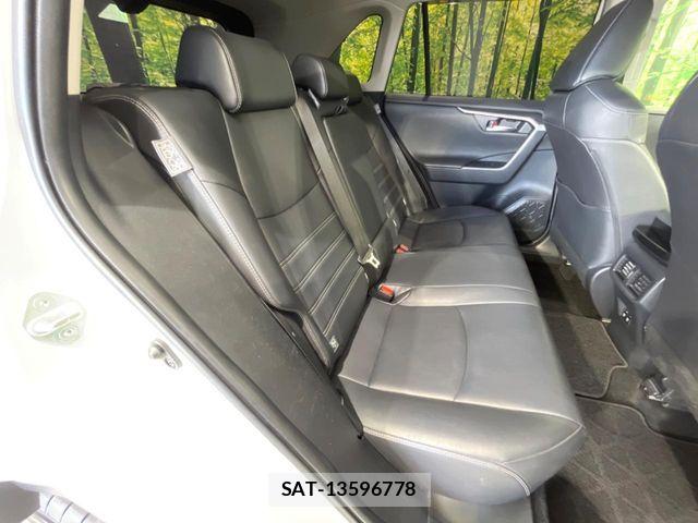 Toyota RAV4 2019-07 7502555-8