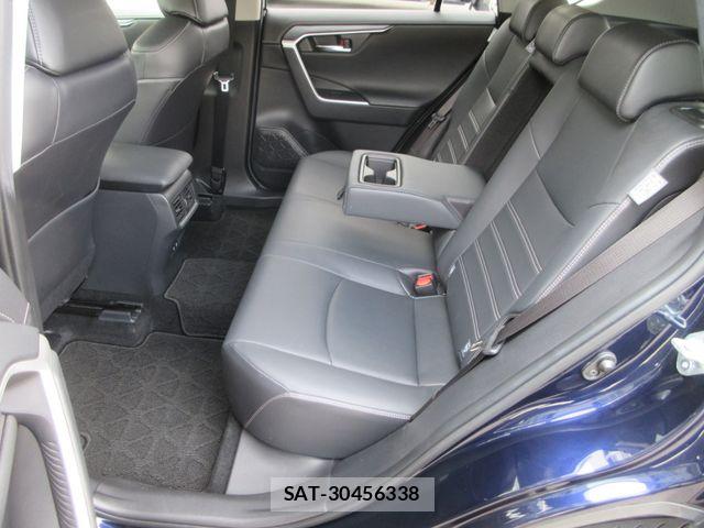 Toyota RAV4 2019-07 7502552-16