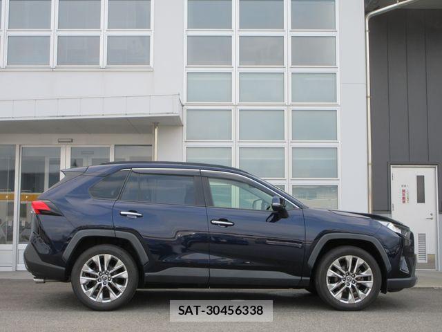 Toyota RAV4 2019-07 7502552-21