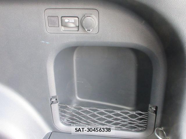 Toyota RAV4 2019-07 7502552-28