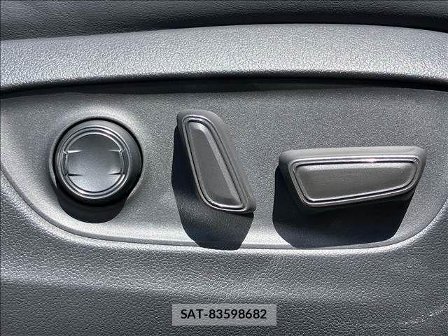 Toyota RAV4 2019-11 7502546-9