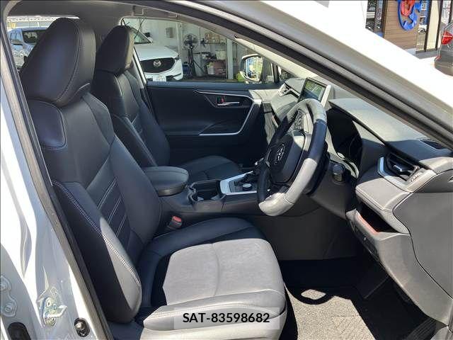 Toyota RAV4 2019-11 7502546-10
