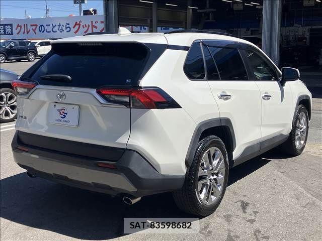 Toyota RAV4 2019-11 7502546-15