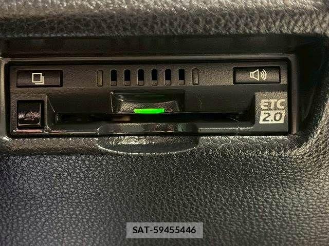 Toyota RAV4 2019-06 7502542-10