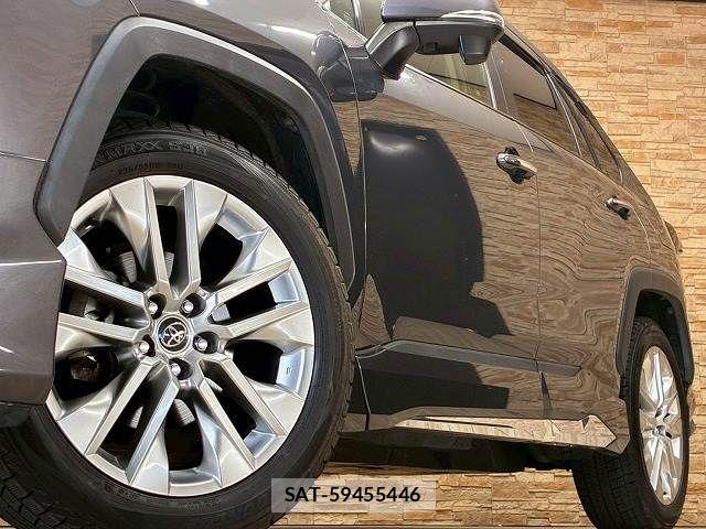 Toyota RAV4 2019-06 7502542-18