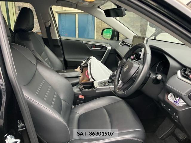 Toyota RAV4 2021-07 7562725-13