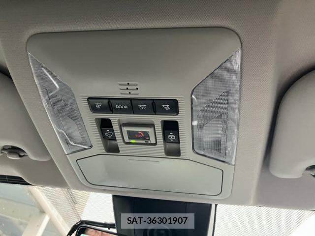 Toyota RAV4 2021-07 7562725-27