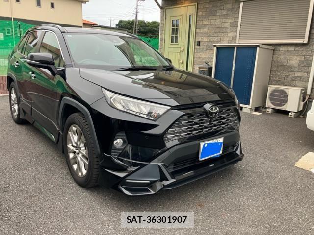 Toyota RAV4 2021-07 7562725-2